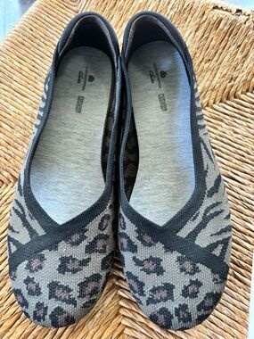 Clarks Cloudsteppers Women's Carly Wish Cloudsteppers ballet flats. Size 9.5 W